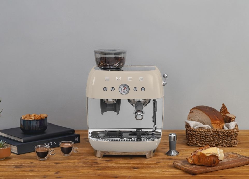 The Smeg Retro Trend: A Timeless Fusion of Nostalgia and Modern Design 44 89miuu7g