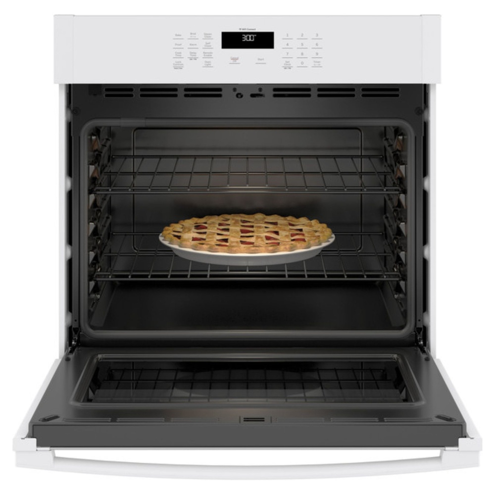 GE-JTS3000DNWW-Oven with a Baking Pie